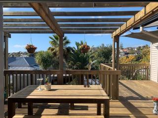 Bayside Retreat - Short Stroll to Beach & Park - 0