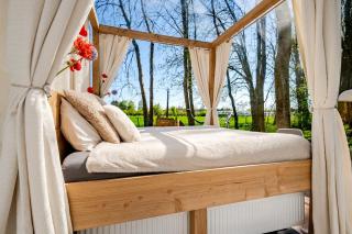 Bubbeltent in bos met hottub, 20m Amsterdam - 4