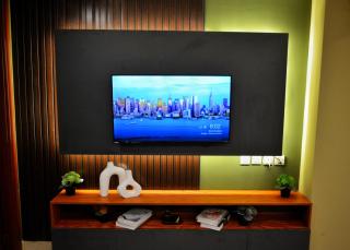 GOLDCREST MALL AND RESIDENCY - DELUXE ONE BED APARTMENT By ALVIS SUITE - 7