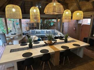 Koi liv-Inn Bedfordview ll Modern Guest House Near OR Tambo - 5