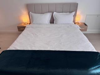 Verdant Retreat - Modern Cozy Studio - 6