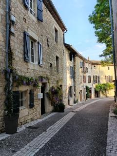Charmante maison de village du 13ème siècle - 0