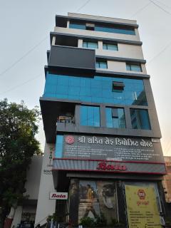 Nirrtul Royale 3BHK Apartment Cozy Quite & Specious - 6