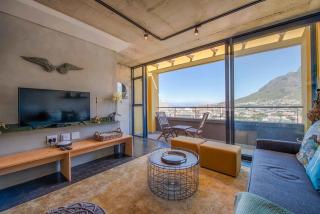 Modern Bo-Kaap Gem with City Mountain Views - 0