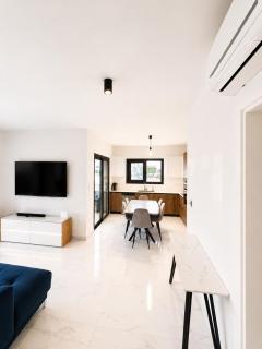 Modern 2BR Apartment with Private Parking in Limassol - 9