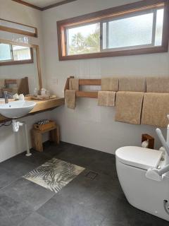 Trade Winds Country Cottages - 6