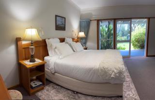 Trade Winds Country Cottages - 5