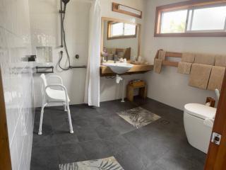 Trade Winds Country Cottages - 2