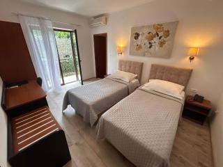 Hotel Vila Tina - 1