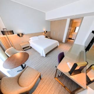 Novotel Muscat Airport - 4
