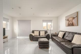 Heather Way Modern 4 Bedroom House - Mayfield, Dalkeith - 3