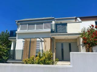 Sunny House - 0