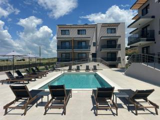 Calma Luxury Suites - 4