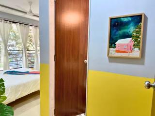 Modern 2 BR Bandra Trendy Location - 4