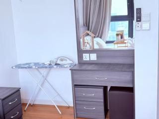 Perfect for Families & Larger Groups, KL MRT- M Vertica - 3