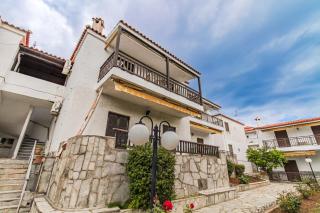 Summer Holidays Apartment by RentalsPro-Nea Fokaia - 2