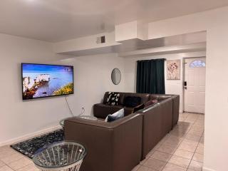 Large 2Kings 2 bedroom 2 bath by EWR NYC Newark - 0