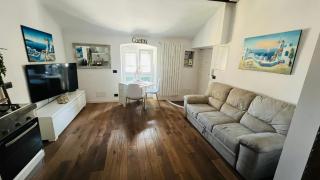 La Casa di Edo - Sea View Apartment near Beach, AC & Private Parking - 9