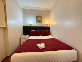 The Istanbul Holiday Hotel - 9