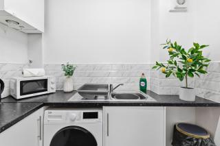 Nile - Cosy Studio Apartment by Traboule Properties Ltd - 3