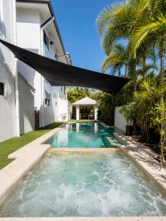Unit 10 at City Plaza Apartment Cairns 2 bedrooms - 2
