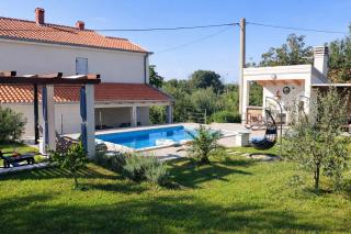 Villa Amoena with Pool and Sauna - 7