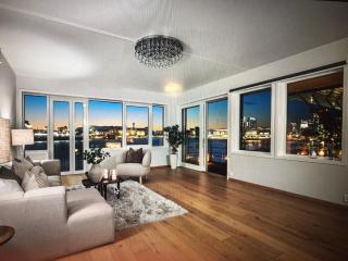 Luxury 3 bed superb view - 1