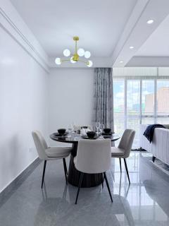 Moonridge Manor - 1