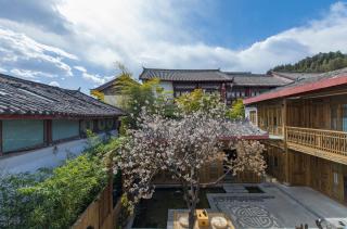 Yuezhu Xuan Zen Boutique Resort Lijiang Ancient Town,Naxi courtyard Near Mu's Palace and Zhongyi Market and Sifang St,English Host and Travel Assistant,Free Airport Pickup for 3 nights and Luggage Service,Daily Western and Chinese Breakfast - 5