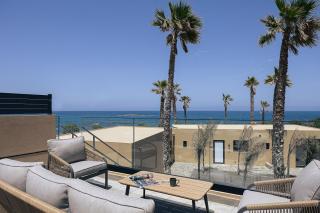 Pelagos Seaside Suites - 5