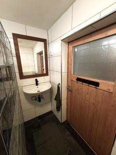 Cozy souterrain near Amsterdam with private bathroom - 3