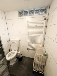 Cozy souterrain near Amsterdam with private bathroom - 1