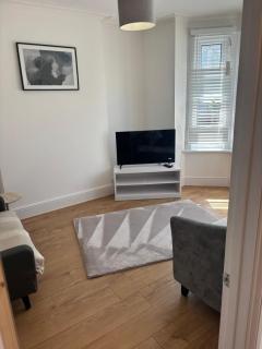 Newly Renovated Home In Margate - 6