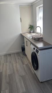 Newly Renovated Home In Margate - 4