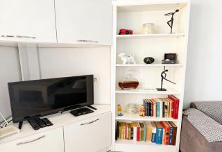 Apartment 222 l Walk to Beach - 9