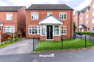 Stylish 6BR Manchester Home w Parking & Gym - 9