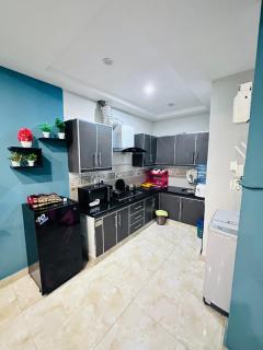 Luxury 402 Apartment - 2