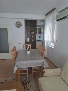 Central Apartment with Private Parking - 7