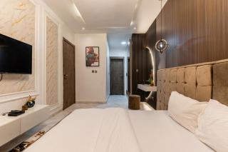 Tastefully Furnished 2Bed Apartment - 7