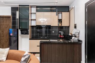 Tastefully Furnished 2Bed Apartment - 2
