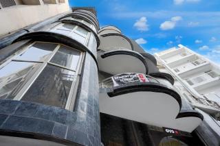Hotel O Maharaja Hotel Near Vinayak Hospital Galli no. 5 Atta Market - 2