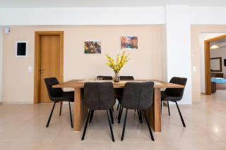 Maris Apts - 3