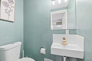 Furnished Stl home ,driveway parking, fenced round - 1