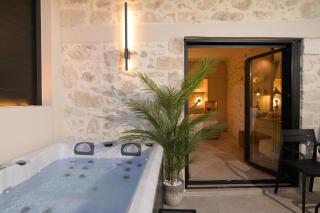 Lithos Luxury Stone Home with jacuzzi - 9