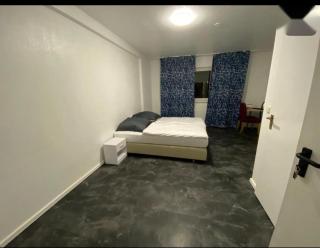 Main Crown Hotel - 2