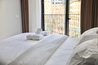 Dream Suites at Lake View Residences - 2