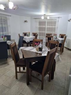 Cabana Trei Brazi cu ciubăr și loc de joacă exterior - 2