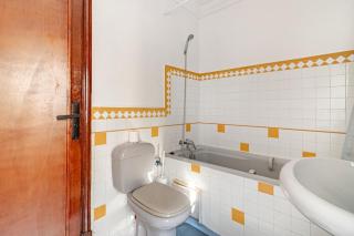 2 bedroom apartment downtown, - 1