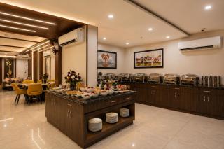 Hotel Le Premier Delhi Airport - 2