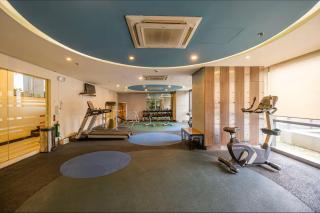 Hamilton Greenbelt Makati - 6
